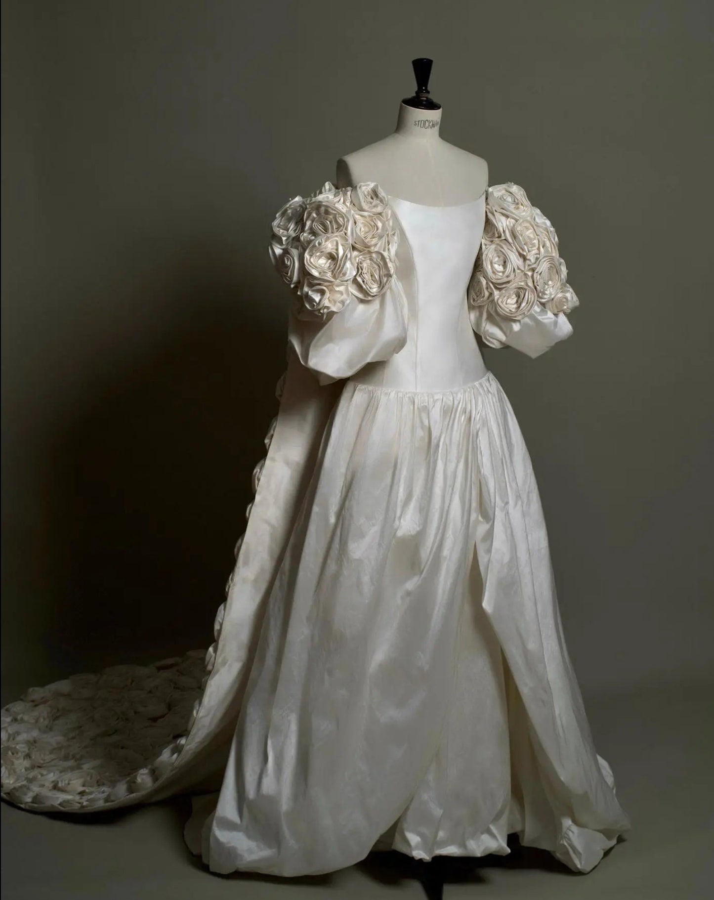 Vintage Historical Era 3D Floral Puff Sleeve Charming Bridal Special Occasion Party Event Cape Jacket