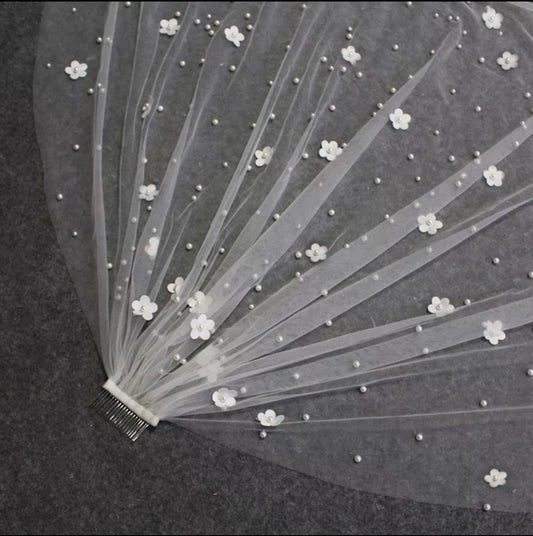 Floral & Pearl Beaded Veil